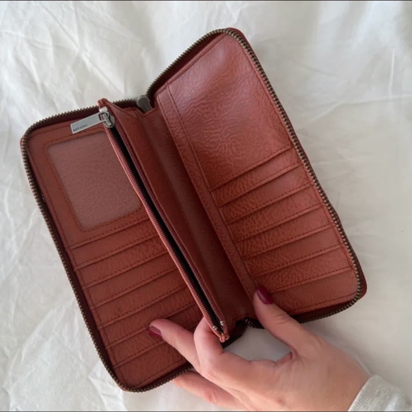 Matt & Nat Wallet - Picture 2 of 3